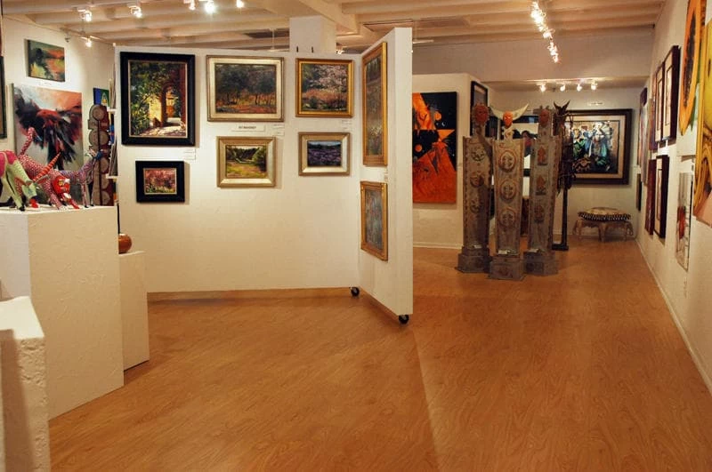 BuildDirect Batavia Hickory 12mm 48" X 5" Laminate Flooring (16.6sq. Ft. Per Box) - Image 4