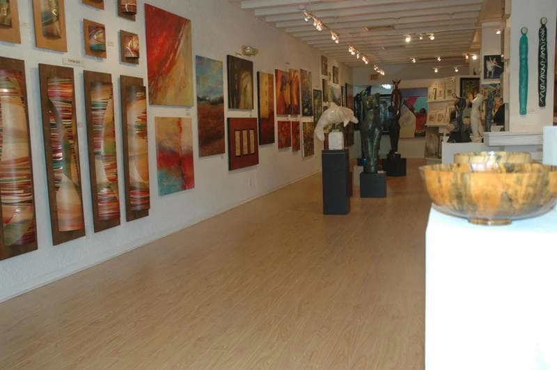 BuildDirect Batavia Hickory 12mm 48" X 5" Laminate Flooring (16.6sq. Ft. Per Box) - Image 6