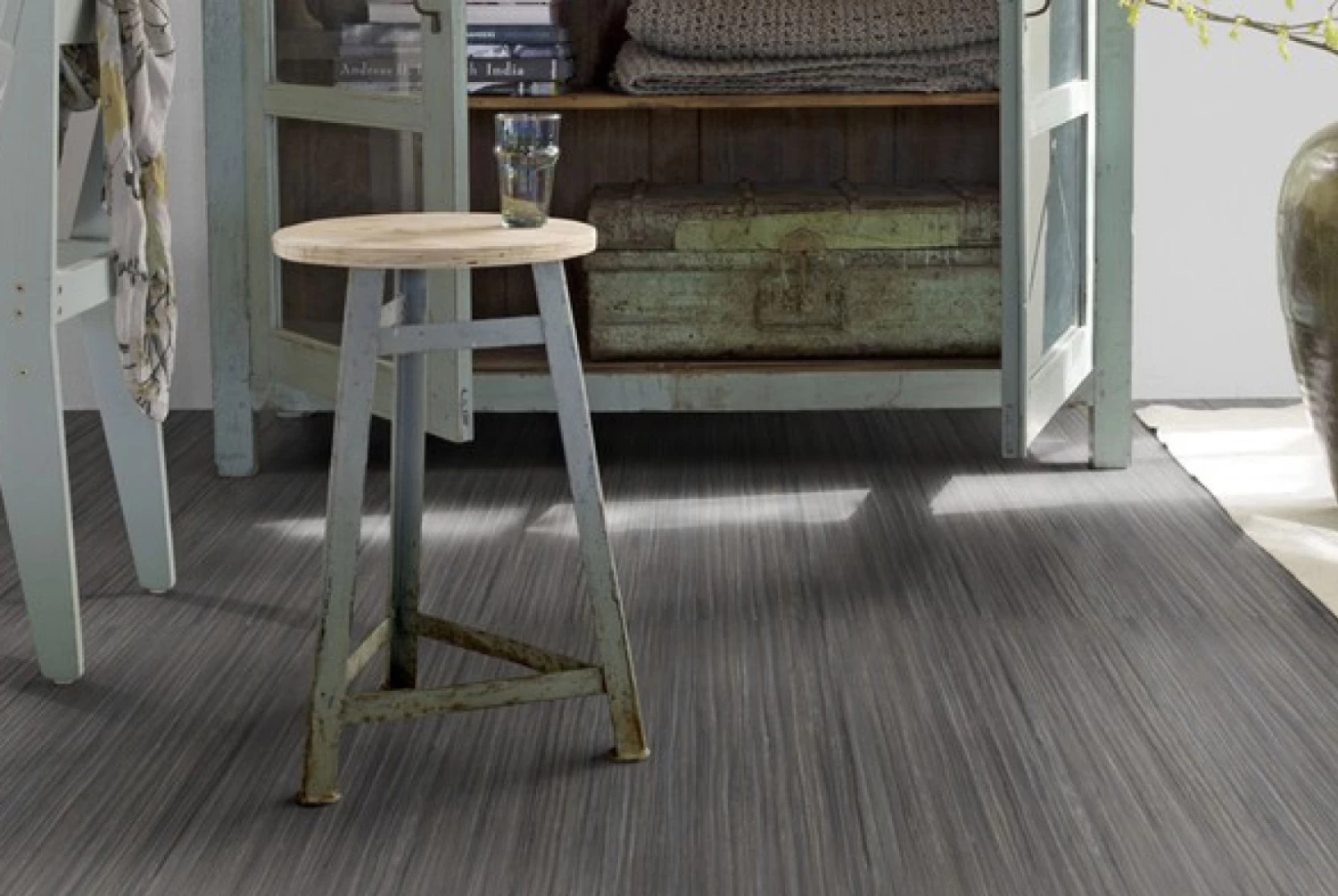FORBO Marmoleum Click CinchLoc Black Sheep 12"x36" Plank 7 Planks/20.34 Sf - Image 2